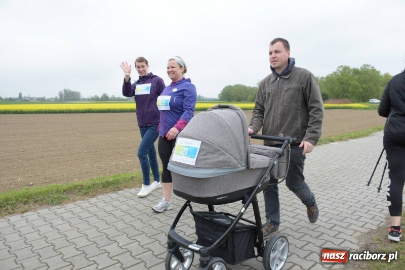 Zdjęcie w galerii na portalu naszraciborz.pl: Biegli i maszerowali, by pomóc Zosi [FOTO] wiadomości z regionu