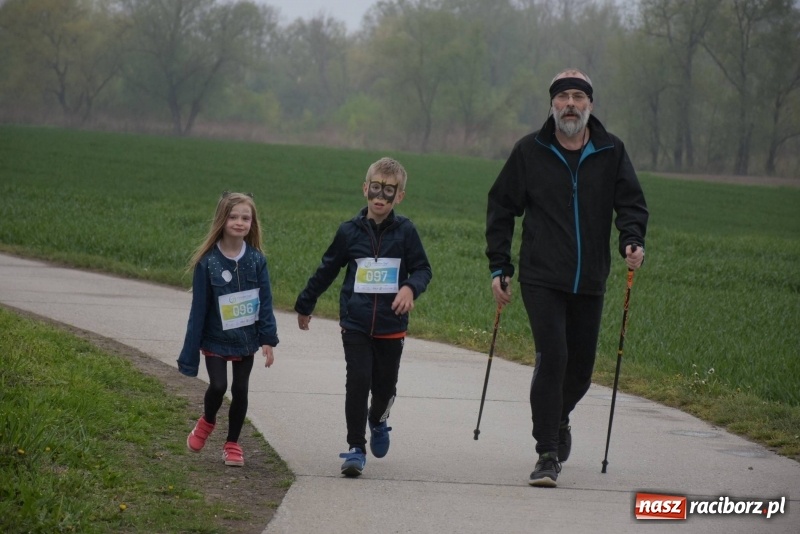 Zdjęcie w galerii na portalu naszraciborz.pl: Biegli i maszerowali, by pomóc Zosi [FOTO] wiadomości z regionu