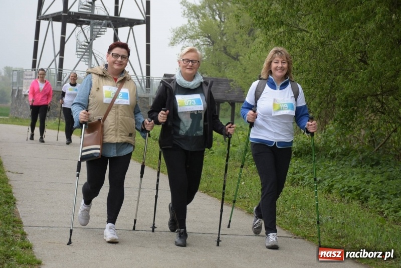 Zdjęcie w galerii na portalu naszraciborz.pl: Biegli i maszerowali, by pomóc Zosi [FOTO] wiadomości z regionu