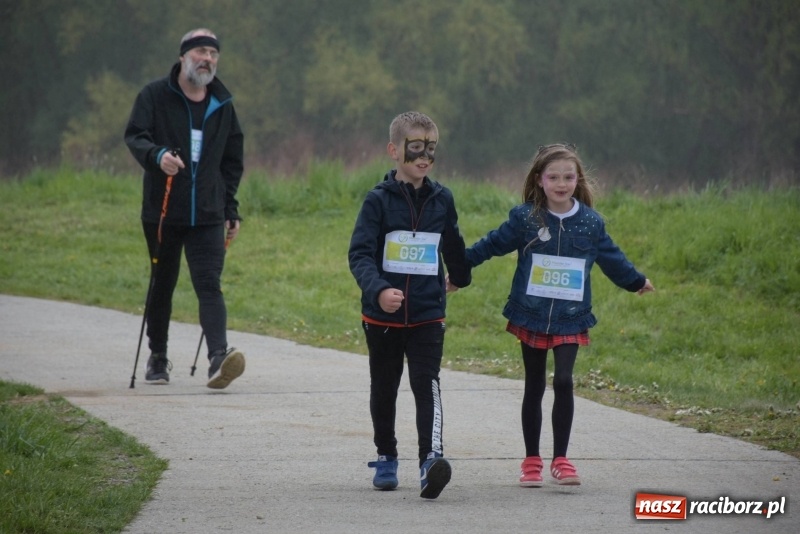 Zdjęcie w galerii na portalu naszraciborz.pl: Biegli i maszerowali, by pomóc Zosi [FOTO] wiadomości z regionu