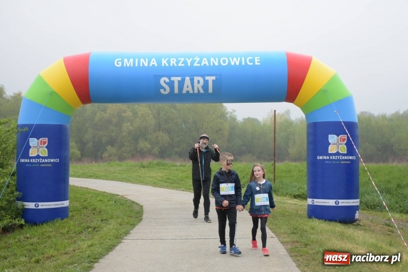 Zdjęcie w galerii na portalu naszraciborz.pl: Biegli i maszerowali, by pomóc Zosi [FOTO] wiadomości z regionu