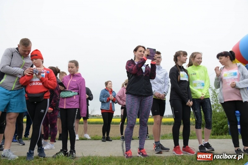 Zdjęcie w galerii na portalu naszraciborz.pl: Biegli i maszerowali, by pomóc Zosi [FOTO] wiadomości z regionu