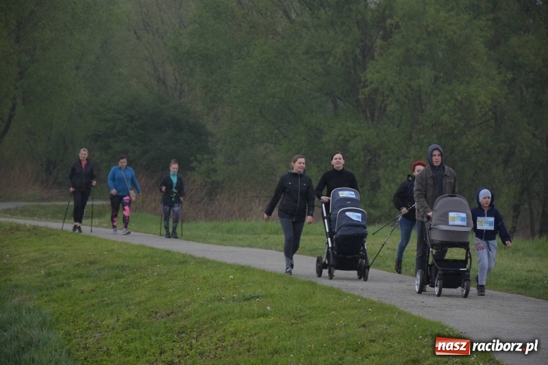 Zdjęcie w galerii na portalu naszraciborz.pl: Biegli i maszerowali, by pomóc Zosi [FOTO] wiadomości z regionu