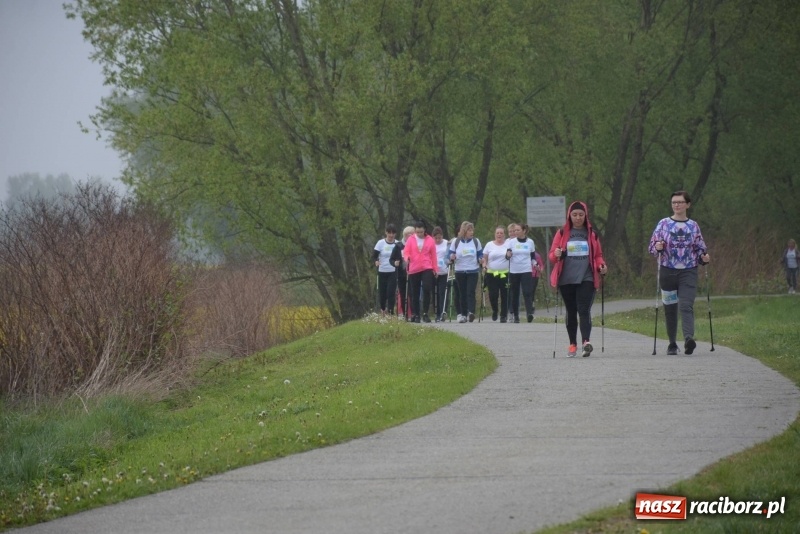 Zdjęcie w galerii na portalu naszraciborz.pl: Biegli i maszerowali, by pomóc Zosi [FOTO] wiadomości z regionu