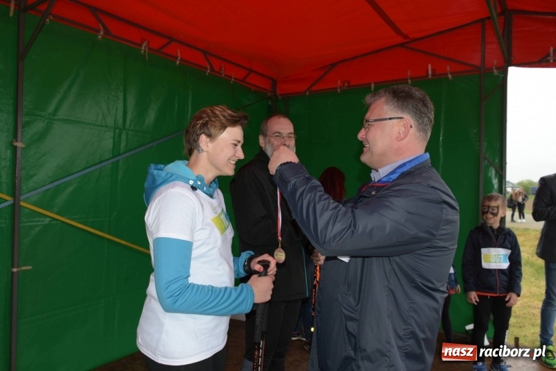 Zdjęcie w galerii na portalu naszraciborz.pl: Biegli i maszerowali, by pomóc Zosi [FOTO] wiadomości z regionu