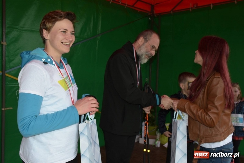 Zdjęcie w galerii na portalu naszraciborz.pl: Biegli i maszerowali, by pomóc Zosi [FOTO] wiadomości z regionu