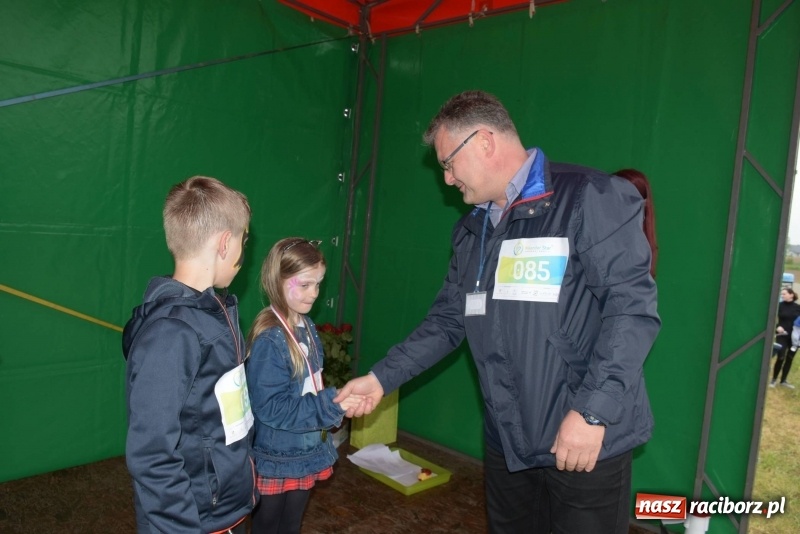 Zdjęcie w galerii na portalu naszraciborz.pl: Biegli i maszerowali, by pomóc Zosi [FOTO] wiadomości z regionu