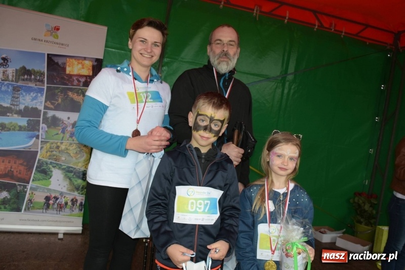 Zdjęcie w galerii na portalu naszraciborz.pl: Biegli i maszerowali, by pomóc Zosi [FOTO] wiadomości z regionu