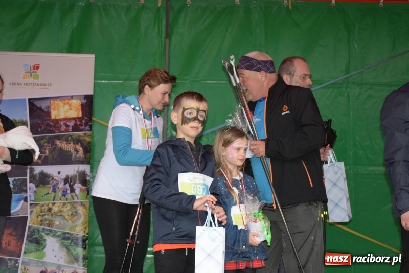 Zdjęcie w galerii na portalu naszraciborz.pl: Biegli i maszerowali, by pomóc Zosi [FOTO] wiadomości z regionu