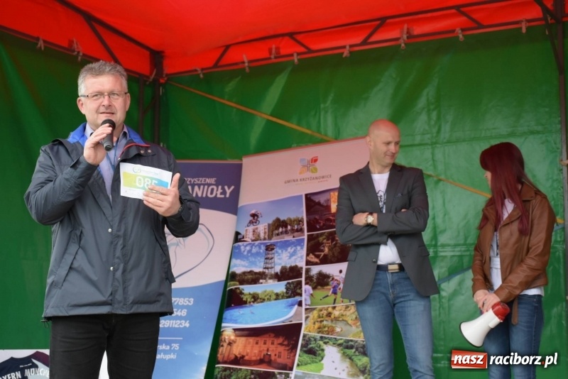 Zdjęcie w galerii na portalu naszraciborz.pl: Biegli i maszerowali, by pomóc Zosi [FOTO] wiadomości z regionu