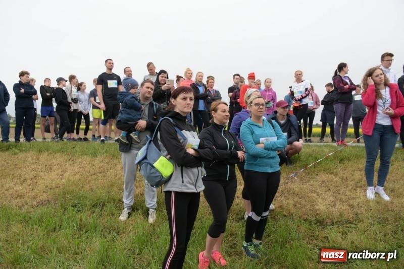 Zdjęcie w galerii na portalu naszraciborz.pl: Biegli i maszerowali, by pomóc Zosi [FOTO] wiadomości z regionu