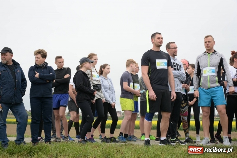 Zdjęcie w galerii na portalu naszraciborz.pl: Biegli i maszerowali, by pomóc Zosi [FOTO] wiadomości z regionu