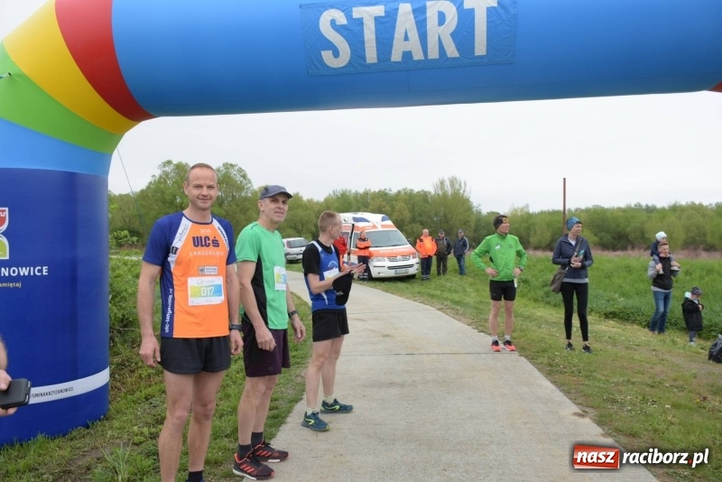 Zdjęcie w galerii na portalu naszraciborz.pl: Biegli i maszerowali, by pomóc Zosi [FOTO] wiadomości z regionu