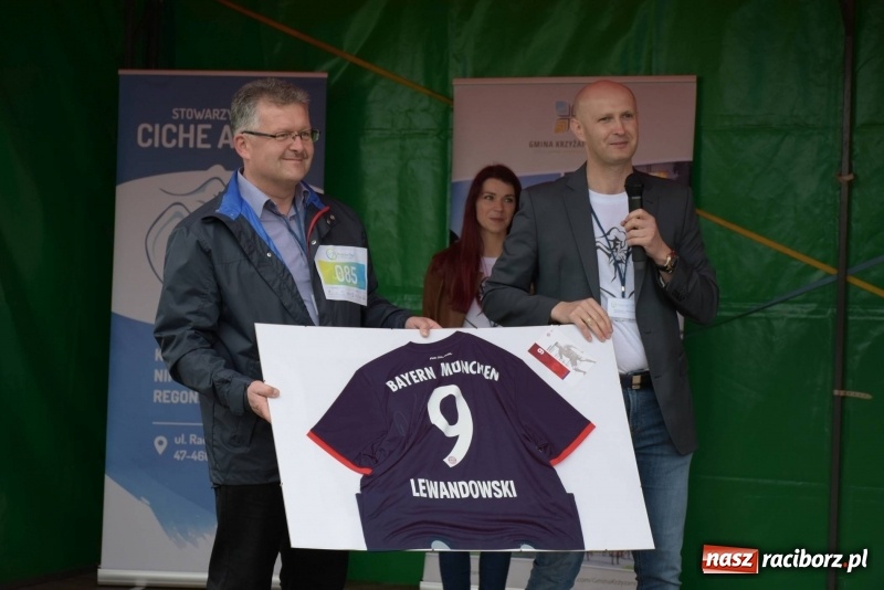 Zdjęcie w galerii na portalu naszraciborz.pl: Biegli i maszerowali, by pomóc Zosi [FOTO] wiadomości z regionu