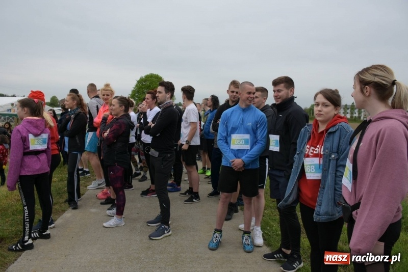 Zdjęcie w galerii na portalu naszraciborz.pl: Biegli i maszerowali, by pomóc Zosi [FOTO] wiadomości z regionu