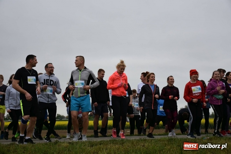 Zdjęcie w galerii na portalu naszraciborz.pl: Biegli i maszerowali, by pomóc Zosi [FOTO] wiadomości z regionu