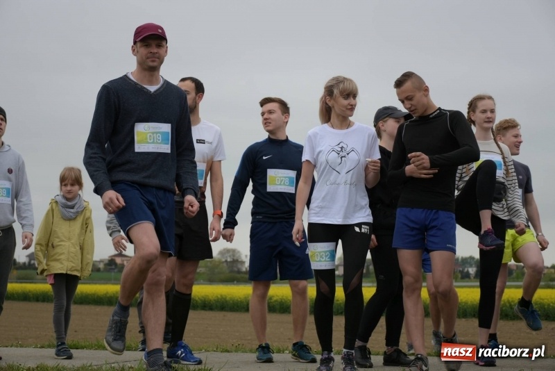Zdjęcie w galerii na portalu naszraciborz.pl: Biegli i maszerowali, by pomóc Zosi [FOTO] wiadomości z regionu