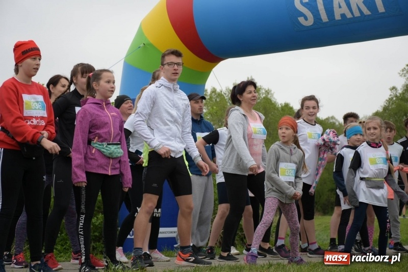 Zdjęcie w galerii na portalu naszraciborz.pl: Biegli i maszerowali, by pomóc Zosi [FOTO] wiadomości z regionu
