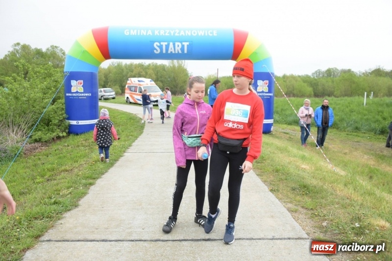 Zdjęcie w galerii na portalu naszraciborz.pl: Biegli i maszerowali, by pomóc Zosi [FOTO] wiadomości z regionu