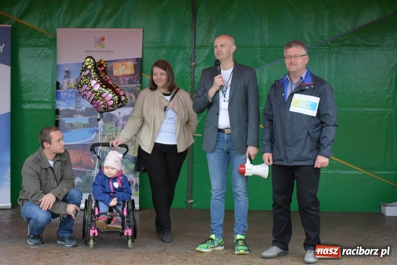 Zdjęcie w galerii na portalu naszraciborz.pl: Biegli i maszerowali, by pomóc Zosi [FOTO] wiadomości z regionu