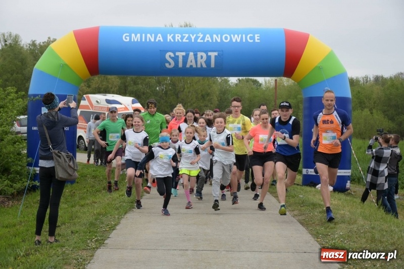 Zdjęcie w galerii na portalu naszraciborz.pl: Biegli i maszerowali, by pomóc Zosi [FOTO] wiadomości z regionu