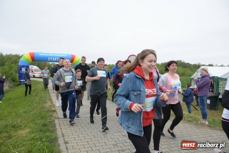 Zdjęcie w galerii na portalu naszraciborz.pl: Biegli i maszerowali, by pomóc Zosi [FOTO] wiadomości z regionu