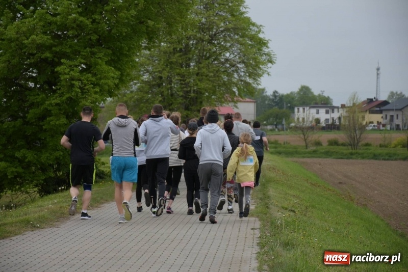 Zdjęcie w galerii na portalu naszraciborz.pl: Biegli i maszerowali, by pomóc Zosi [FOTO] wiadomości z regionu