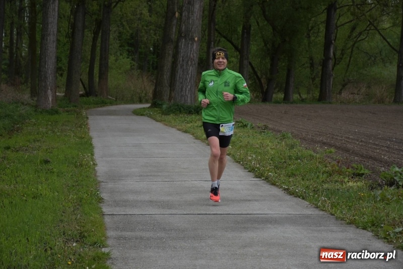 Zdjęcie w galerii na portalu naszraciborz.pl: Biegli i maszerowali, by pomóc Zosi [FOTO] wiadomości z regionu