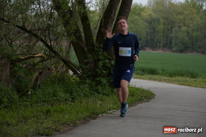 Zdjęcie w galerii na portalu naszraciborz.pl: Biegli i maszerowali, by pomóc Zosi [FOTO] wiadomości z regionu