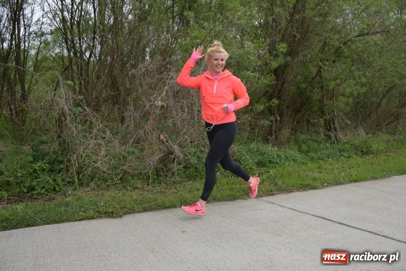 Zdjęcie w galerii na portalu naszraciborz.pl: Biegli i maszerowali, by pomóc Zosi [FOTO] wiadomości z regionu