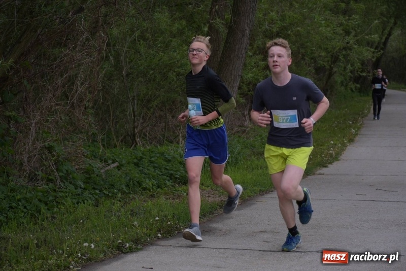 Zdjęcie w galerii na portalu naszraciborz.pl: Biegli i maszerowali, by pomóc Zosi [FOTO] wiadomości z regionu