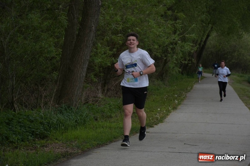Zdjęcie w galerii na portalu naszraciborz.pl: Biegli i maszerowali, by pomóc Zosi [FOTO] wiadomości z regionu