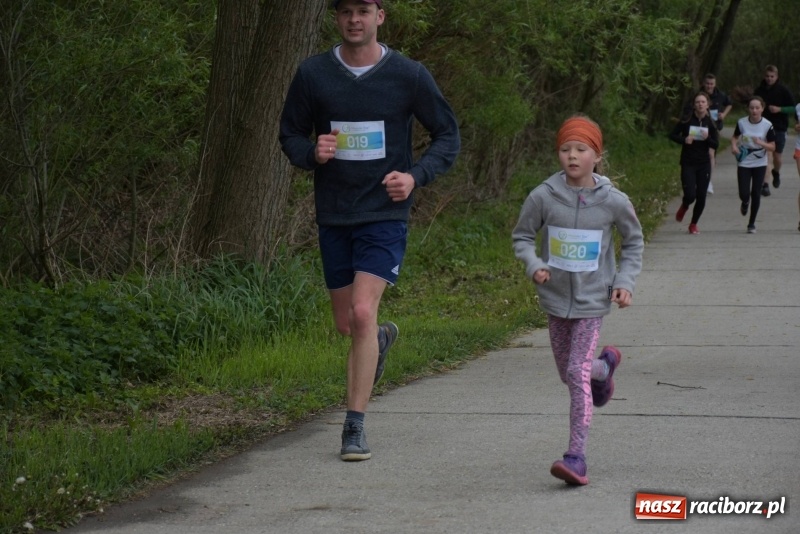 Zdjęcie w galerii na portalu naszraciborz.pl: Biegli i maszerowali, by pomóc Zosi [FOTO] wiadomości z regionu