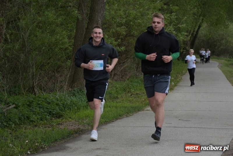 Zdjęcie w galerii na portalu naszraciborz.pl: Biegli i maszerowali, by pomóc Zosi [FOTO] wiadomości z regionu