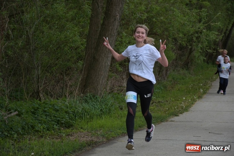 Zdjęcie w galerii na portalu naszraciborz.pl: Biegli i maszerowali, by pomóc Zosi [FOTO] wiadomości z regionu