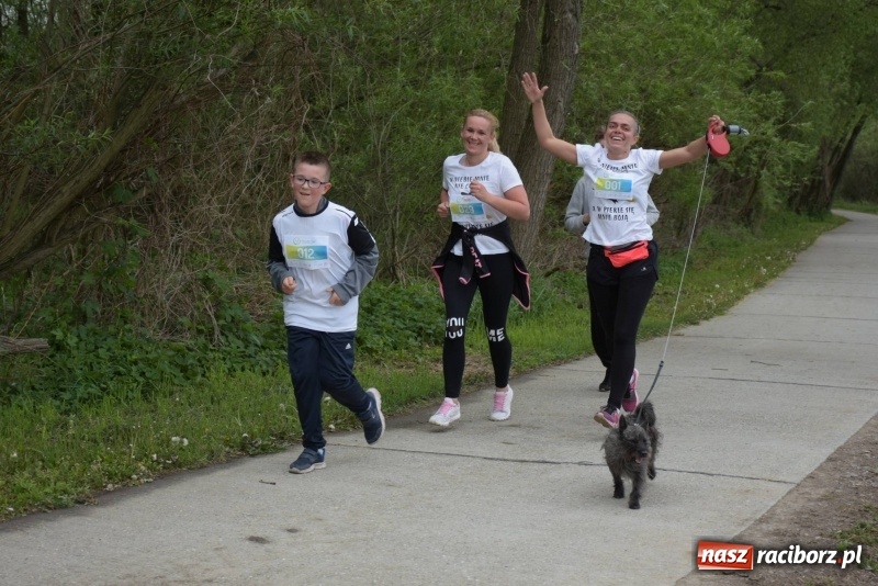 Zdjęcie w galerii na portalu naszraciborz.pl: Biegli i maszerowali, by pomóc Zosi [FOTO] wiadomości z regionu