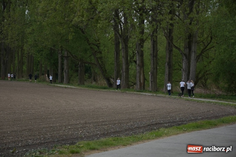 Zdjęcie w galerii na portalu naszraciborz.pl: Biegli i maszerowali, by pomóc Zosi [FOTO] wiadomości z regionu