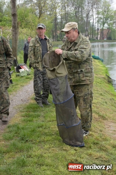 Zdjęcie w galerii na portalu naszraciborz.pl: Karpie dawały miejsce w czołówce. Wędkarze rozpoczęli sezon  wiadomości z regionu