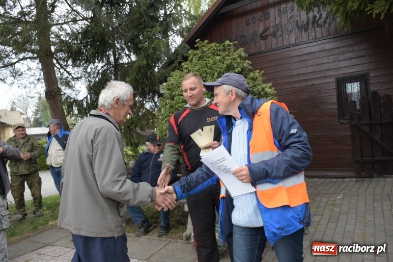 Zdjęcie w galerii na portalu naszraciborz.pl: Karpie dawały miejsce w czołówce. Wędkarze rozpoczęli sezon  wiadomości z regionu
