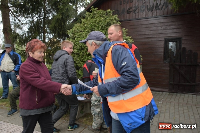 Zdjęcie w galerii na portalu naszraciborz.pl: Karpie dawały miejsce w czołówce. Wędkarze rozpoczęli sezon  wiadomości z regionu