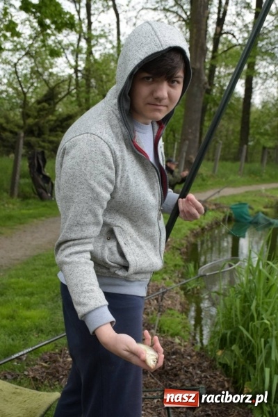 Zdjęcie w galerii na portalu naszraciborz.pl: Karpie dawały miejsce w czołówce. Wędkarze rozpoczęli sezon  wiadomości z regionu