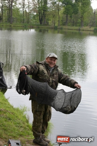 Zdjęcie w galerii na portalu naszraciborz.pl: Karpie dawały miejsce w czołówce. Wędkarze rozpoczęli sezon  wiadomości z regionu