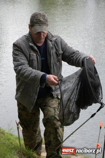 Zdjęcie w galerii na portalu naszraciborz.pl: Karpie dawały miejsce w czołówce. Wędkarze rozpoczęli sezon  wiadomości z regionu