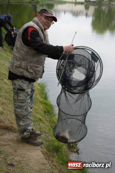 Zdjęcie w galerii na portalu naszraciborz.pl: Karpie dawały miejsce w czołówce. Wędkarze rozpoczęli sezon  wiadomości z regionu