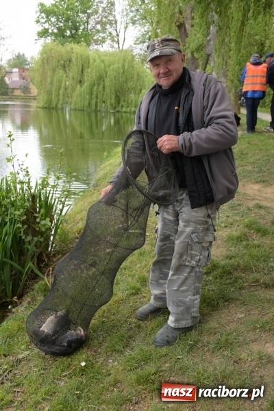 Zdjęcie w galerii na portalu naszraciborz.pl: Karpie dawały miejsce w czołówce. Wędkarze rozpoczęli sezon  wiadomości z regionu