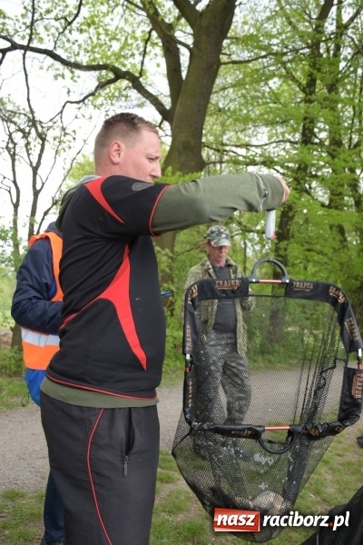 Zdjęcie w galerii na portalu naszraciborz.pl: Karpie dawały miejsce w czołówce. Wędkarze rozpoczęli sezon  wiadomości z regionu