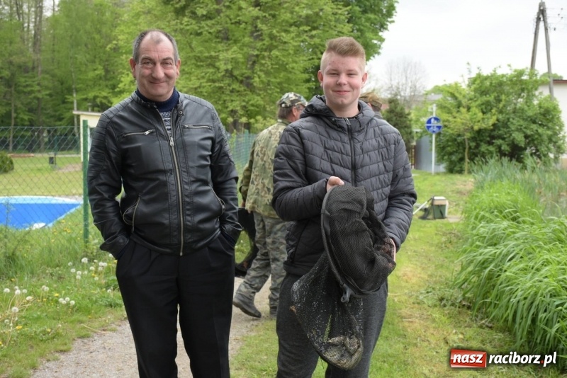 Zdjęcie w galerii na portalu naszraciborz.pl: Karpie dawały miejsce w czołówce. Wędkarze rozpoczęli sezon  wiadomości z regionu