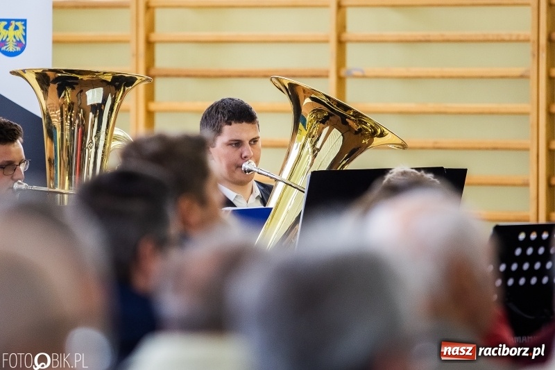 Zdjęcie w galerii na portalu naszraciborz.pl: Klasycznie i filmowo dookoła świata w Pietrowicach Wielkich wiadomości z regionu