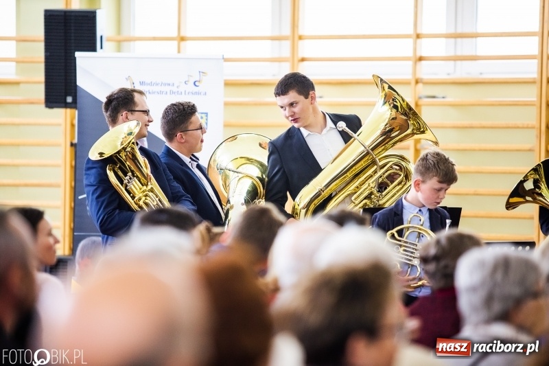Zdjęcie w galerii na portalu naszraciborz.pl: Klasycznie i filmowo dookoła świata w Pietrowicach Wielkich wiadomości z regionu