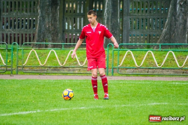 Zdjęcie w galerii na portalu naszraciborz.pl: Choć bardzo się starali, Tychom punktów nie urwali [FOTO] wiadomości z regionu